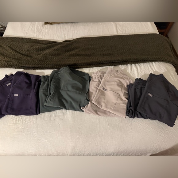 Figs Women's Top and Pants Set in Olive Green - Picture 2 of 2